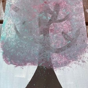 I’m selling an art piece made by me .